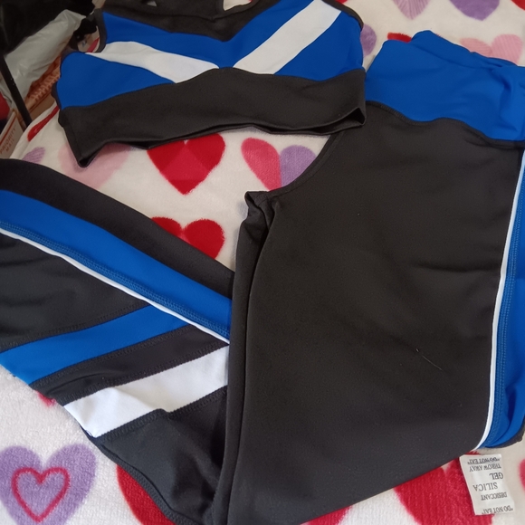 Nwt 3 piece workout set size small/medium - Picture 2 of 7